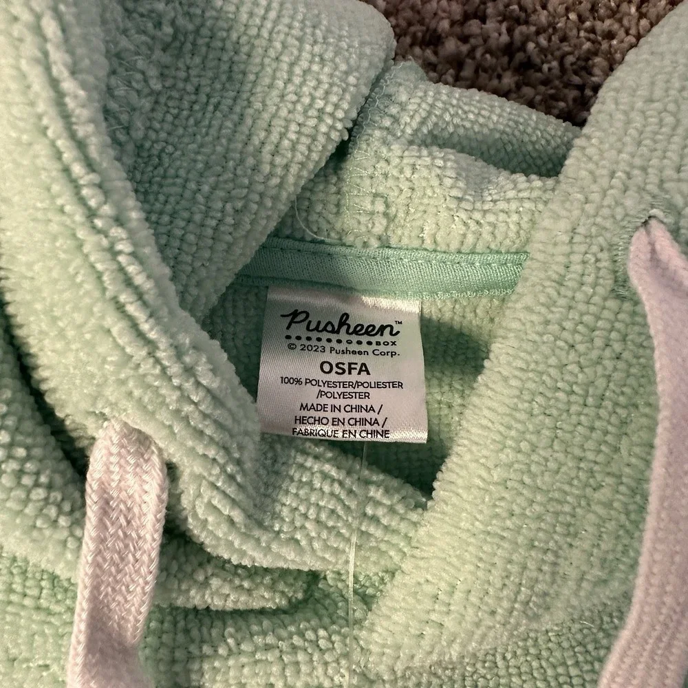 Pusheen‎ Beach Towel Poncho 2023 Summer Box Poncho! (OSFA) Hoodie Coverup